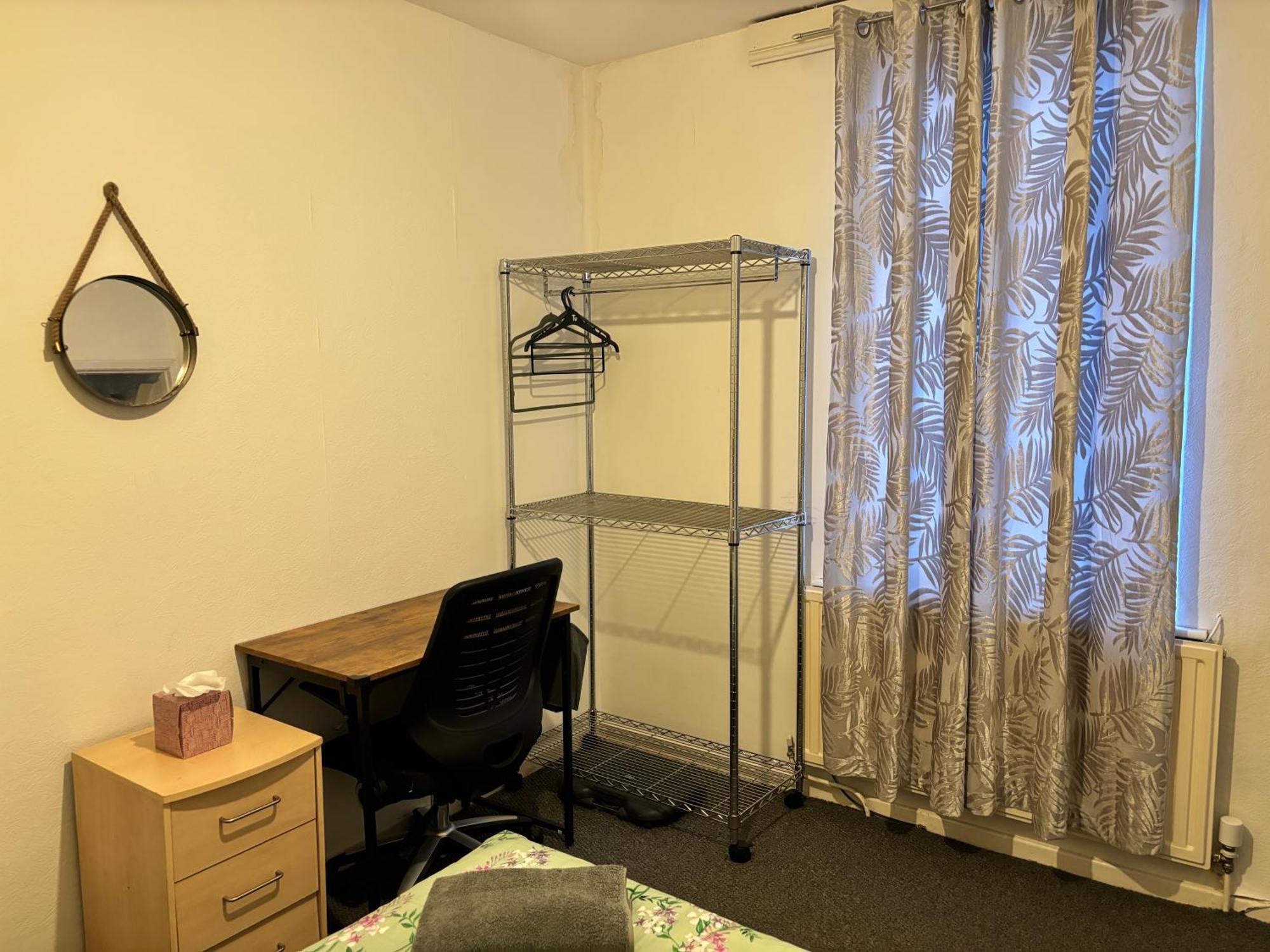 Entire 3 Bedroom House- Free Parking リヴァプール エクステリア 写真